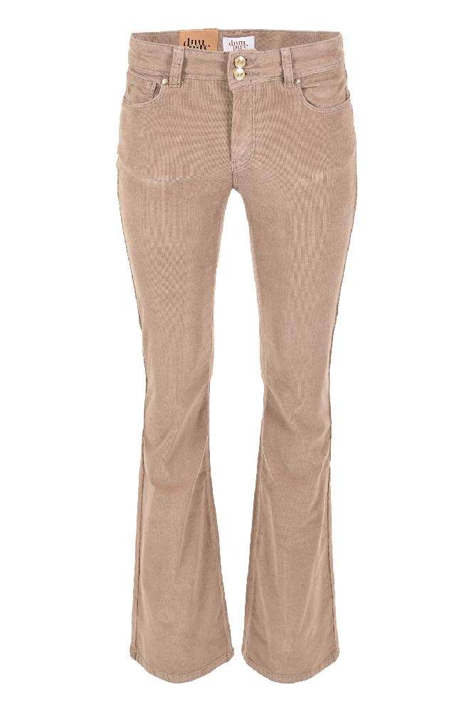 Ontdek deze 5-pocket flared Flynn broek van fluweelkwaliteit. Deze broek combineert moeiteloos stijl en comfort. Met zijn flared pijpen voegt het een vleugje retro-chic toe aan je outfit, terwijl de 5-pocket styling zorgt voor een klassieke en veelzijdige look.