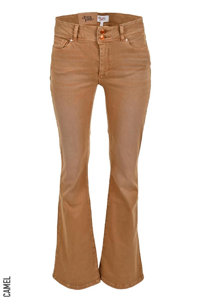 Ontdek deze 5-pocket flared Flynn broek van fluweelkwaliteit. Deze broek combineert moeiteloos stijl en comfort. Met zijn flared pijpen voegt het een vleugje retro-chic toe aan je outfit, terwijl de 5-pocket styling zorgt voor een klassieke en veelzijdige look.